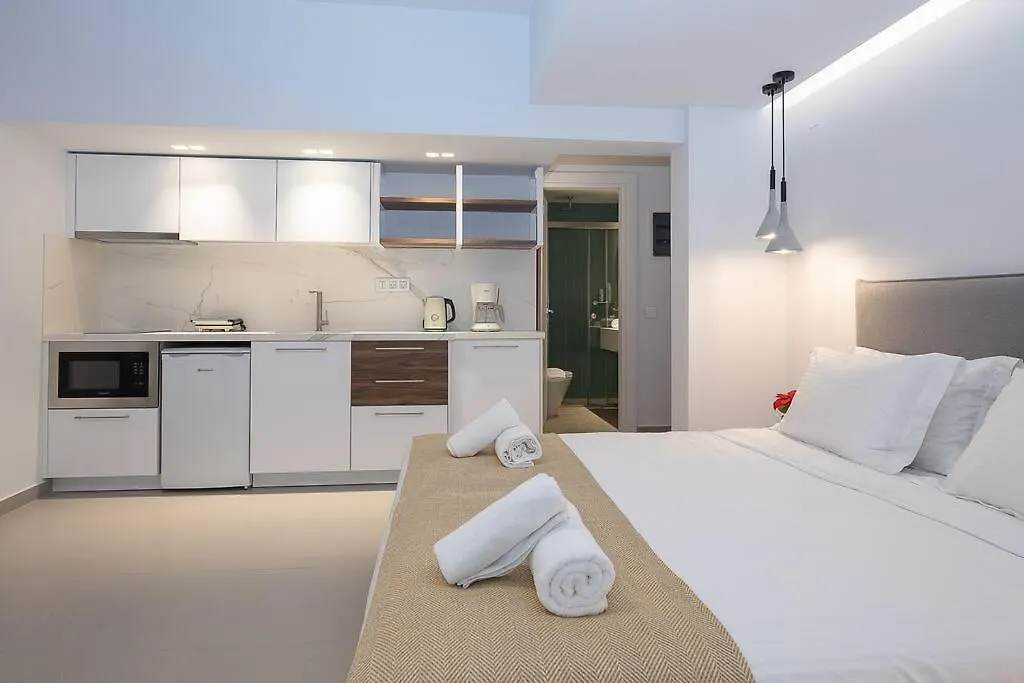 Iris Luxury Apartment At The Heraklion Center