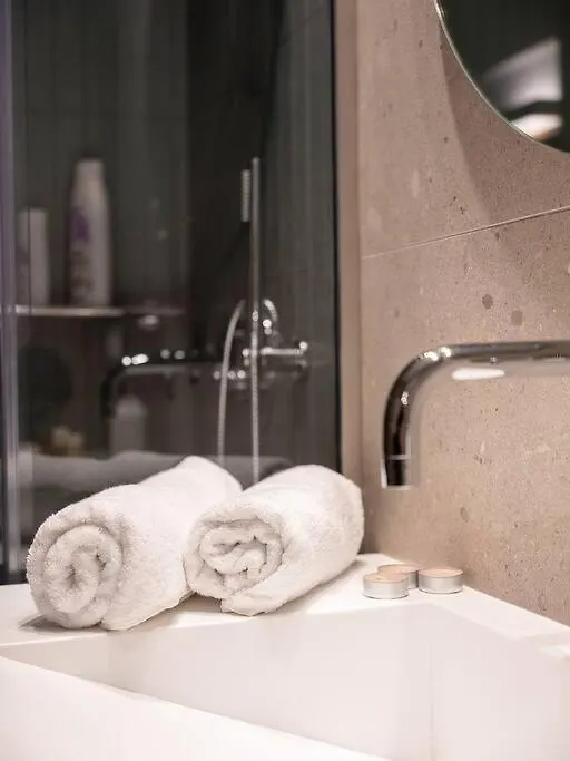 Iris Luxury Apartment At The Heraklion Center Greece