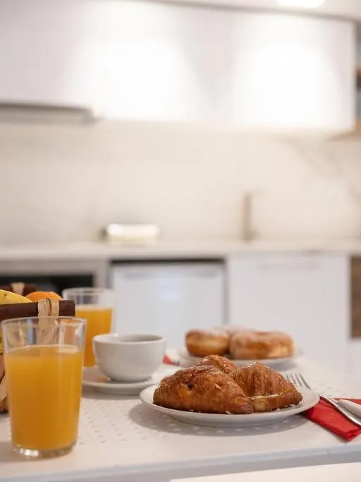 Iris Luxury Apartment At The Heraklion Center