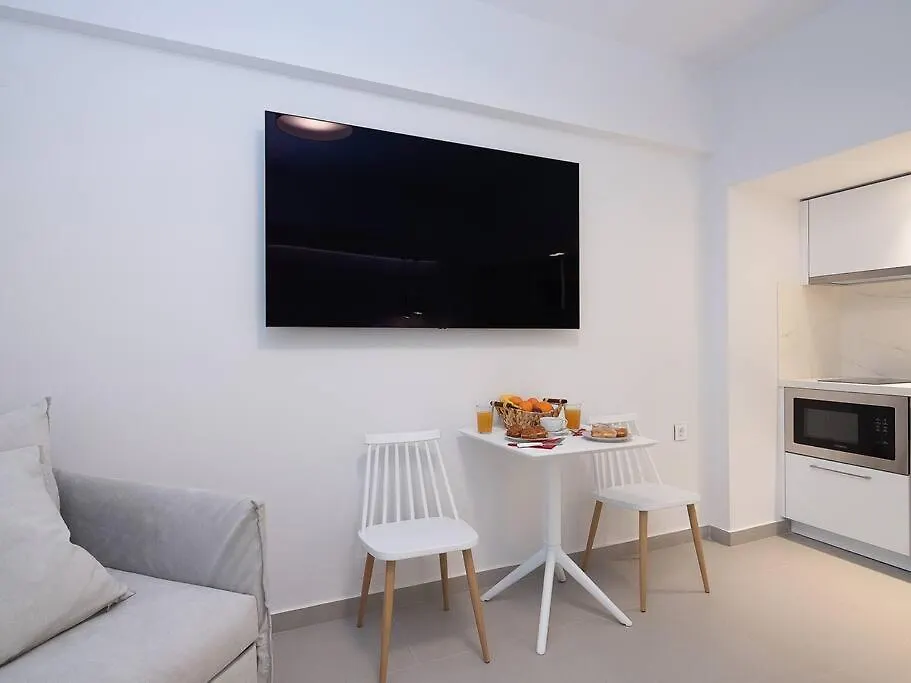 Iris Luxury Apartment At The Heraklion Center